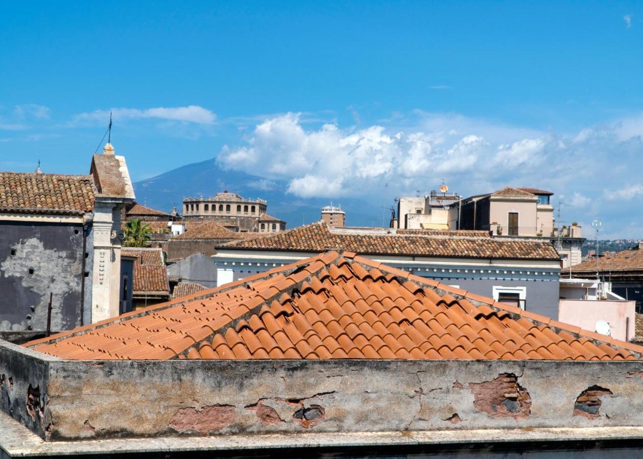 Rooms In Shared Apartment - City Center Catania Exterior photo