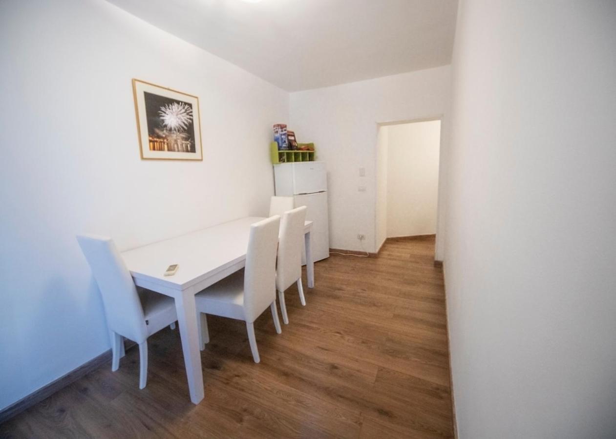 Rooms In Shared Apartment - City Center Catania Exterior photo