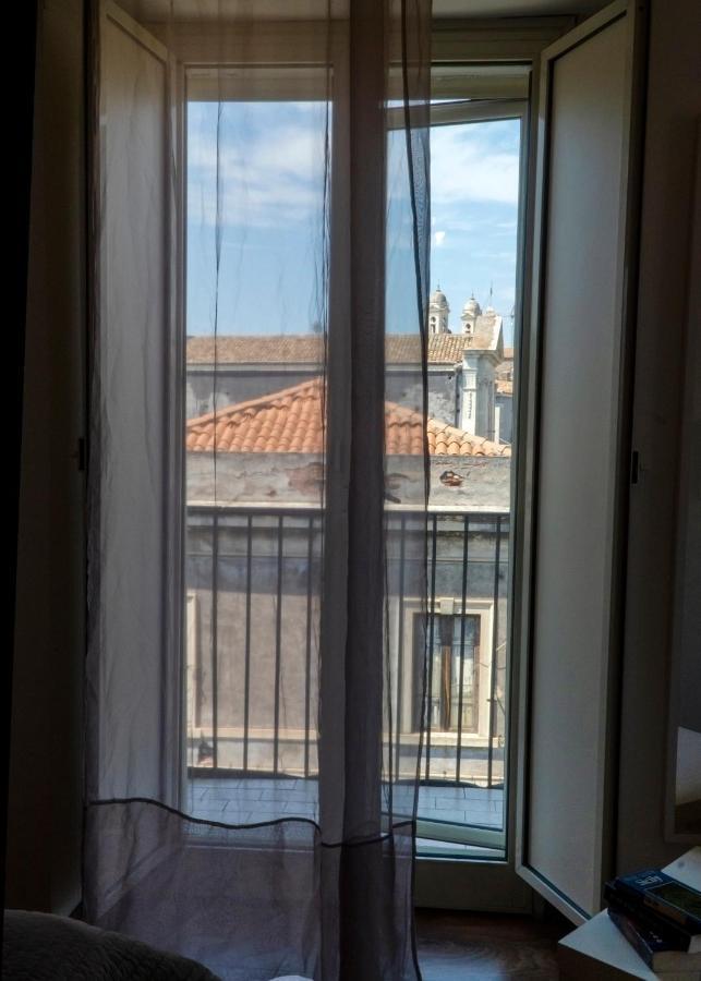 Rooms In Shared Apartment - City Center Catania Exterior photo