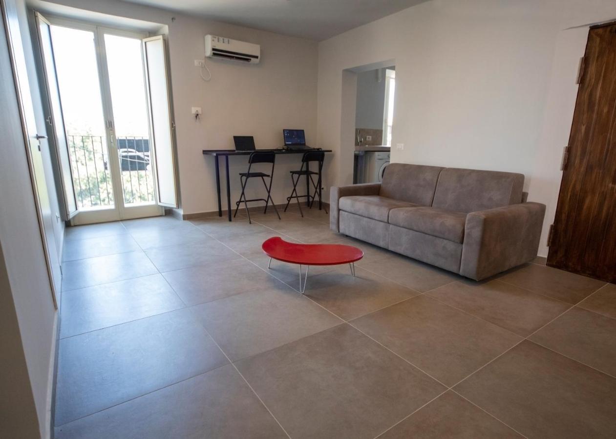 Rooms In Shared Apartment - City Center Catania Exterior photo